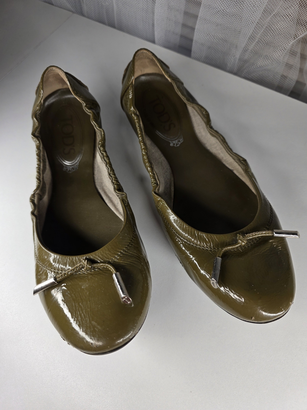 TOD'S Olive Green Patent Leather Ballet Flats Ballerinas Gommino EU 37 US7